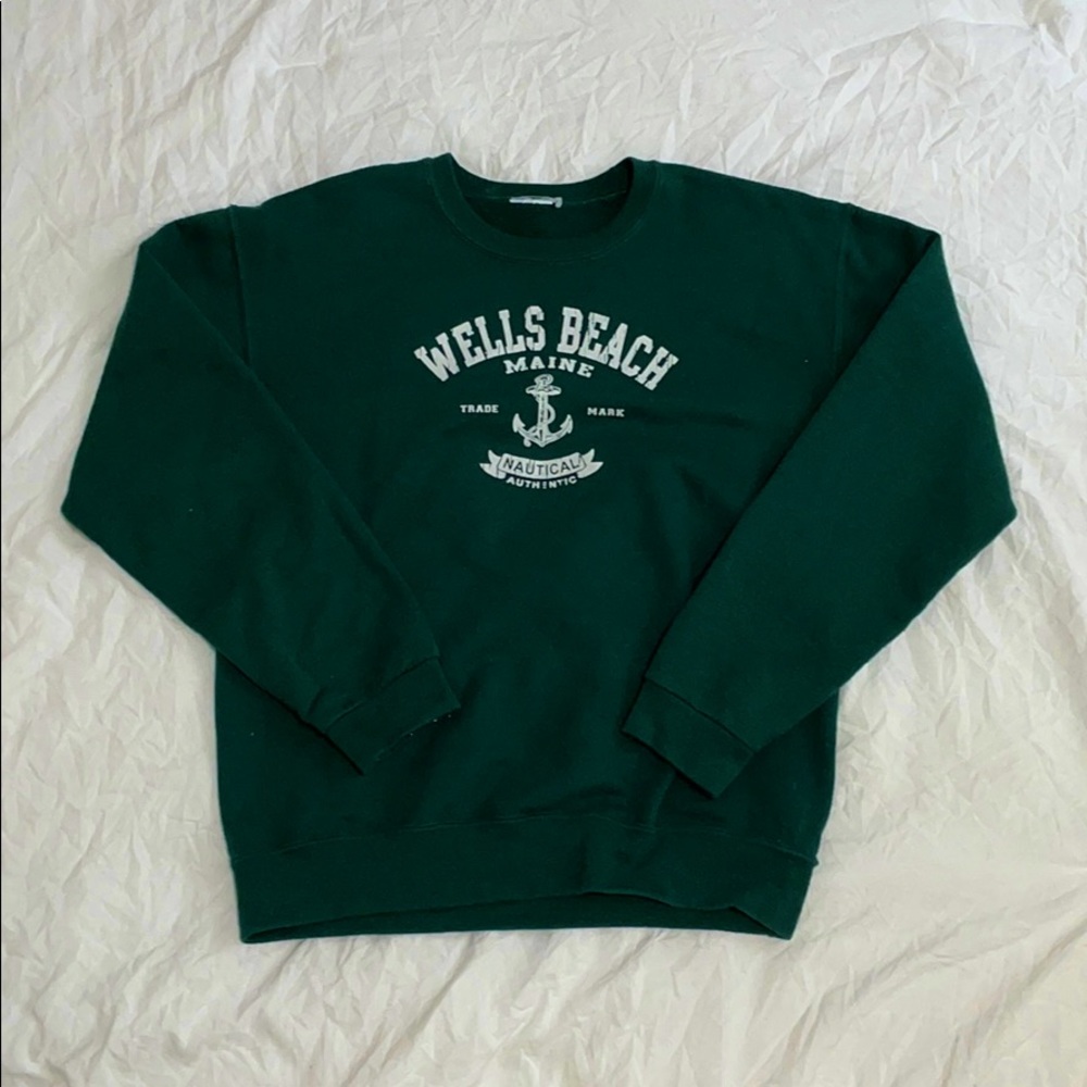 Wells Beach, Maine crewneck with writing.